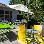 Premiere Classe Lyon Sud - A7 2*